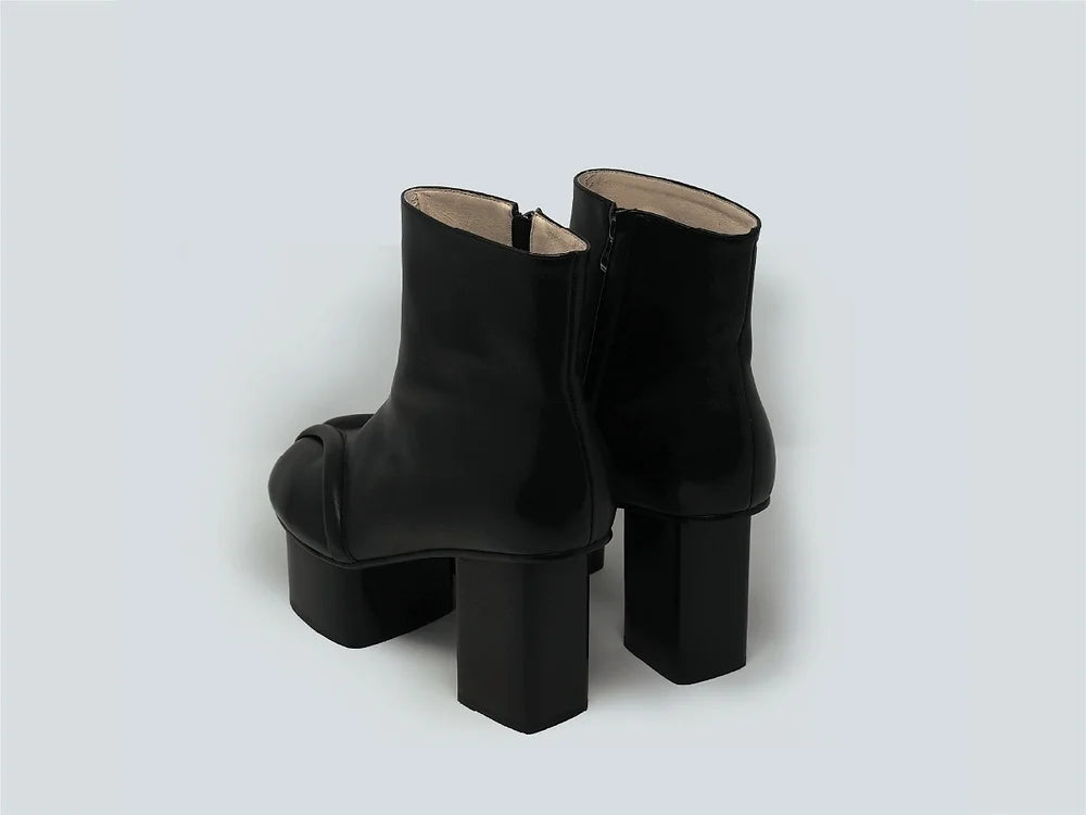 Geisha leather ankle boots Black